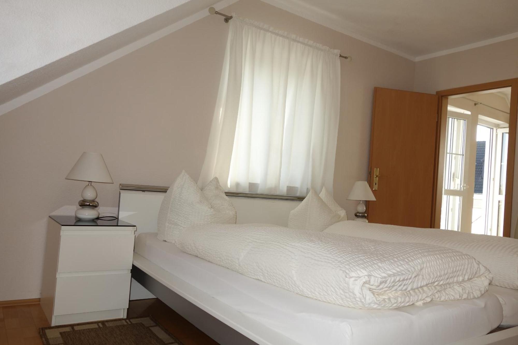 Apartments Und Zimmer Gaestehaus Matthias دريسدن الغرفة الصورة