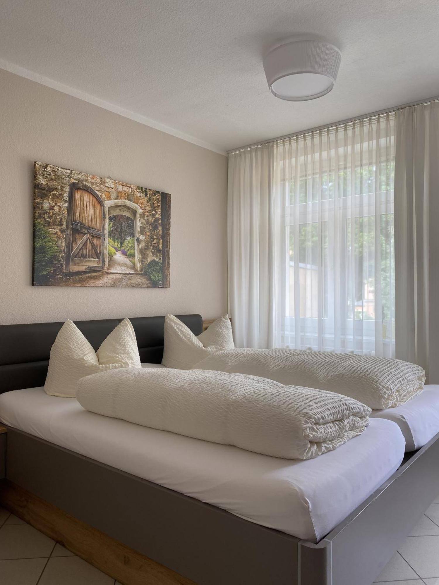 Apartments Und Zimmer Gaestehaus Matthias دريسدن الغرفة الصورة
