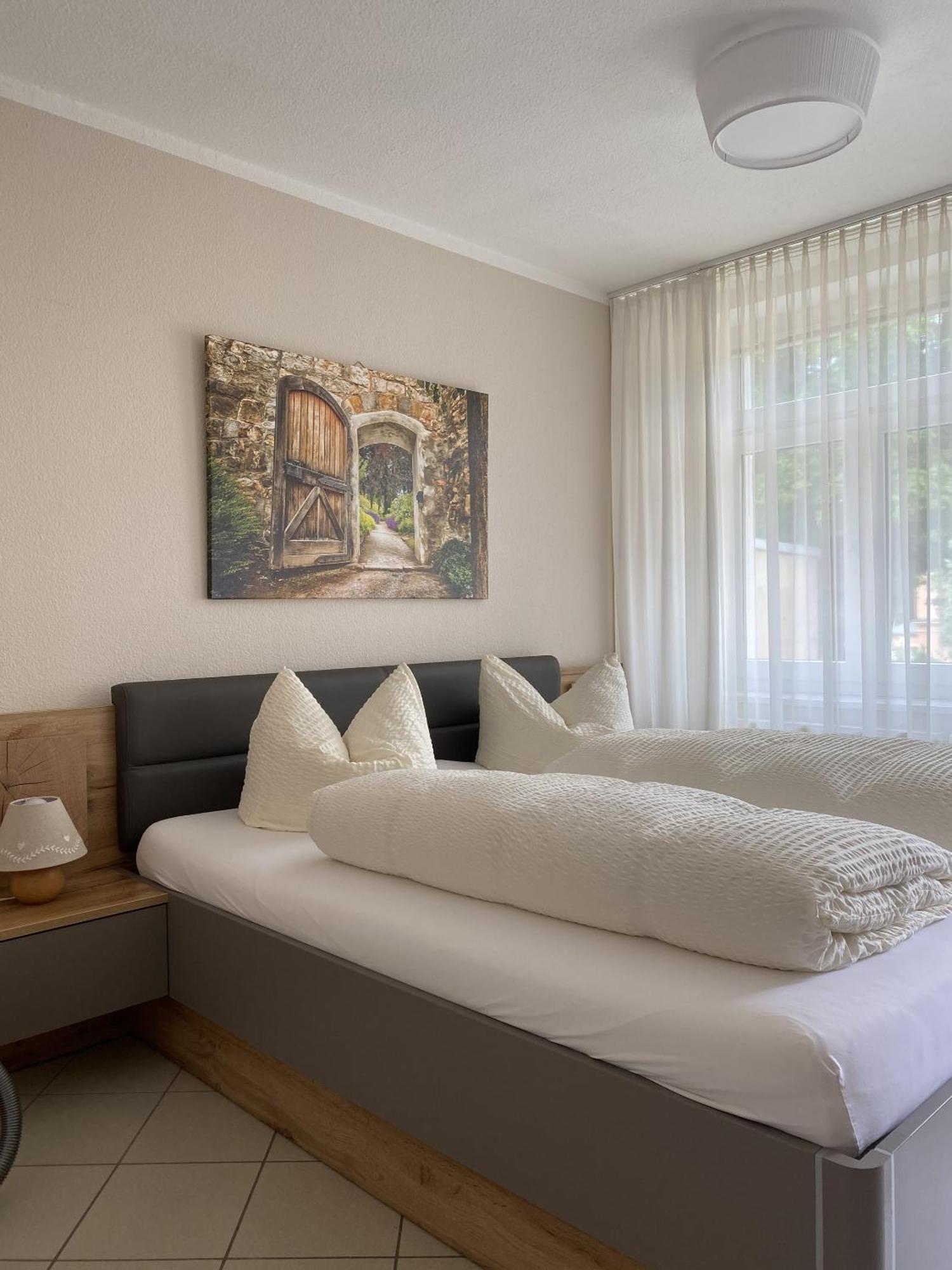 Apartments Und Zimmer Gaestehaus Matthias دريسدن الغرفة الصورة