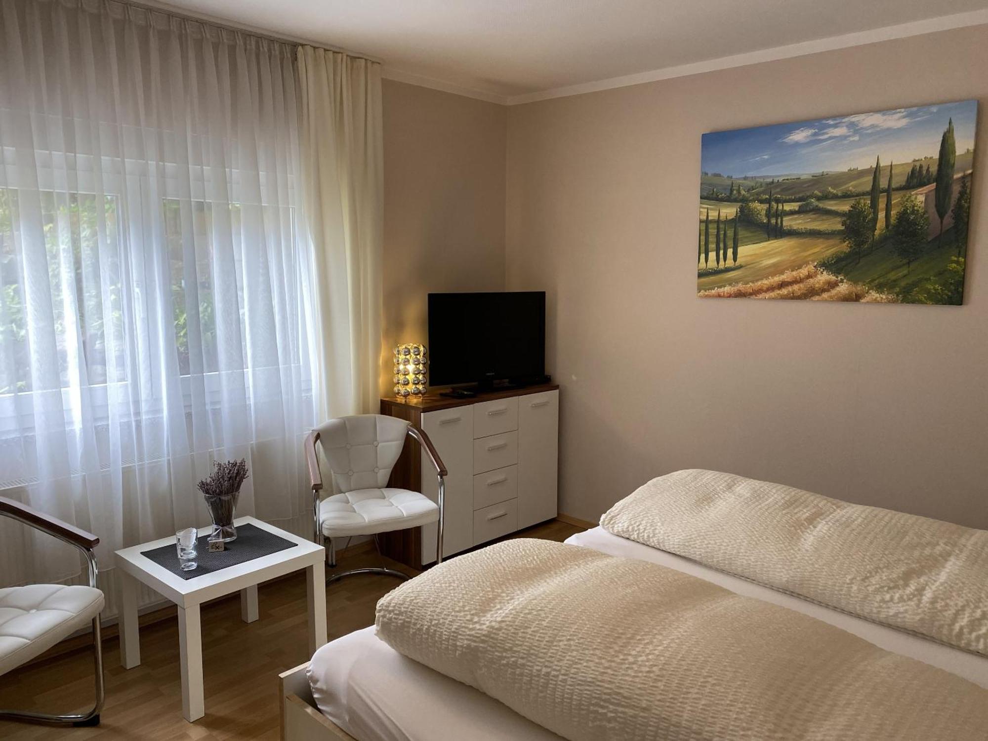 Apartments Und Zimmer Gaestehaus Matthias دريسدن المظهر الخارجي الصورة